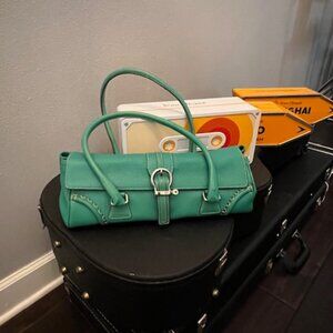 Kelly Green Burberry East-West Leather Top Handle – EUC